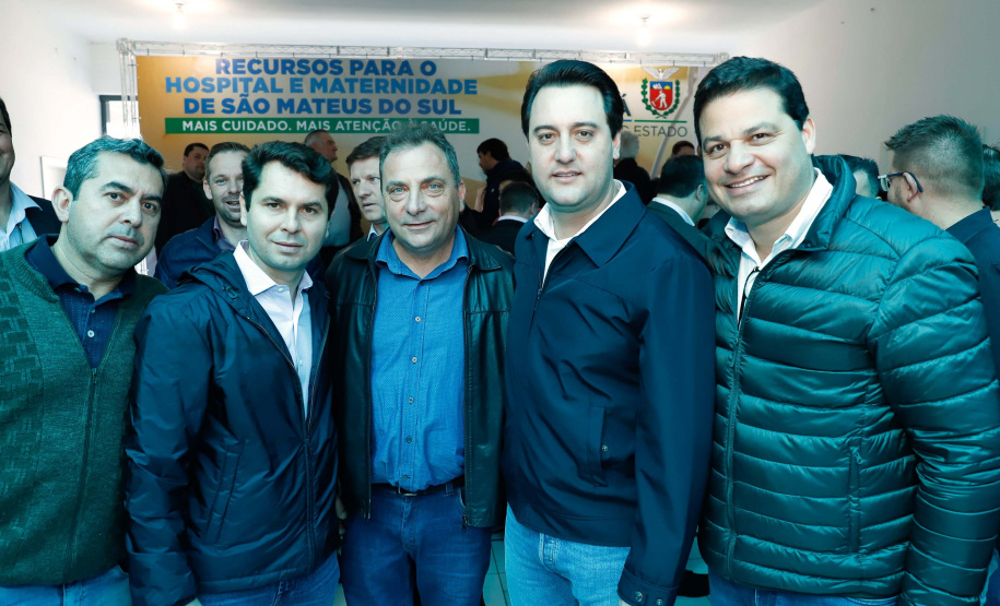 O governador Carlos Massa Ratinho Junior autorizou nesta quinta-feira (22) o início das obras do Hospital e Maternidade Dr. Paulo Fortes, em São Mateus do Sul. A iniciativa é parte do programa estadual de regionalização da Saúde, que tem como objetivo construir centros de especialidades em diversas regiões do Estado.