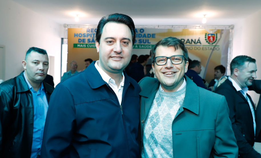 O governador Carlos Massa Ratinho Junior autorizou nesta quinta-feira (22) o início das obras do Hospital e Maternidade Dr. Paulo Fortes, em São Mateus do Sul. A iniciativa é parte do programa estadual de regionalização da Saúde, que tem como objetivo construir centros de especialidades em diversas regiões do Estado.