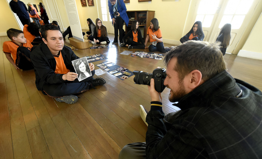 Oficina para estudantes de Lex Kozlik o Museu da Imagem e do Som do Paraná(MIS).Curitiba, 16 de agosto de 2019.Foto: Kraw Penas/SECC