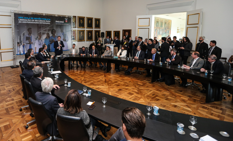 O governador Carlos Massa Ratinho Junior libera nesta segunda-feira (26), em evento no Palácio Iguaçu, suplementação orçamentária para universidades estaduais. Curitiba, 26/08/2019 -Foto: Geraldo Bubniak/AEN