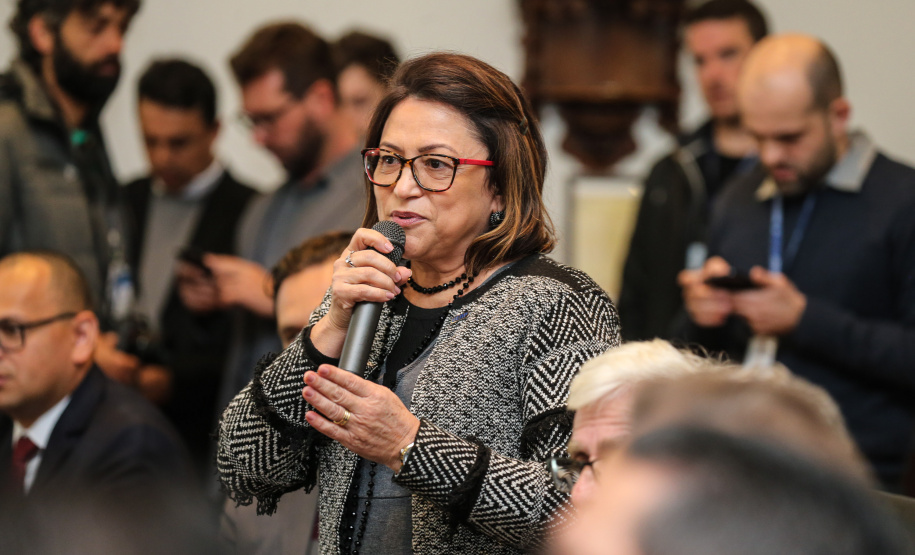 O governador Carlos Massa Ratinho Junior libera nesta segunda-feira (26), em evento no Palácio Iguaçu, suplementação orçamentária para universidades estaduais. na foto Fátima Aparecida da Cruz Padoan, reitora da UENP (Universidade Estadual do Norte do Paraná). Curitiba, 26/08/2019 -Foto: Geraldo Bubniak/AEN