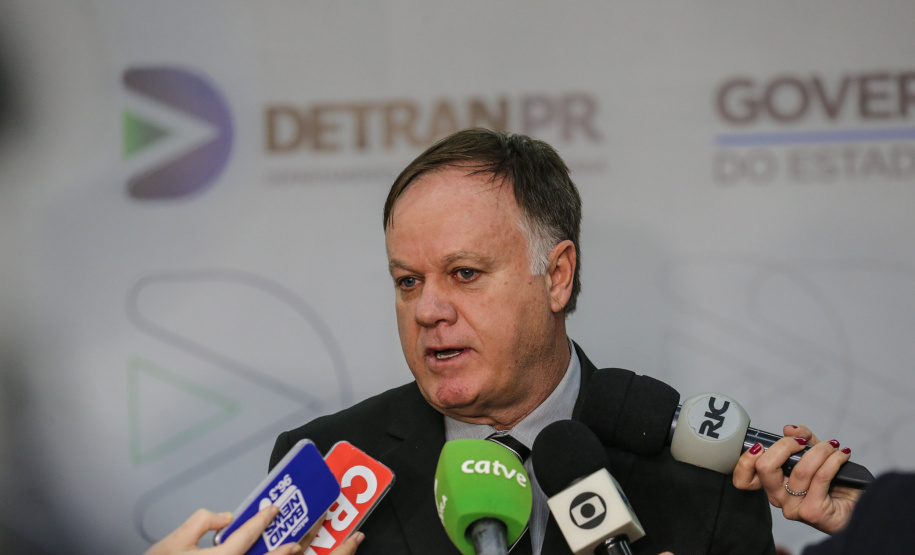 O diretor-geral do Departamento de Trânsito do Paraná (Detran-PR), Cesar Kogut e o diretor administrativo financeiro, coronel Carneiro em coletiva de imprensa para anunciar o novo valor do Registro de Contrato de Financiamento. 27/08/2019 - Foto: Geraldo Bubniak/AEN