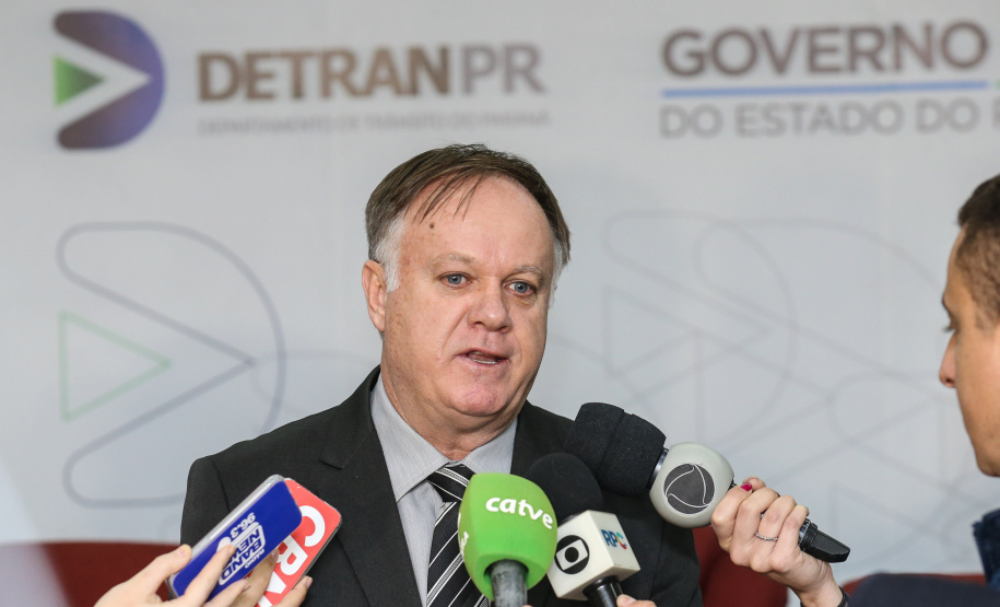 O diretor-geral do Departamento de Trânsito do Paraná (Detran-PR), Cesar Kogut e o diretor administrativo financeiro, coronel Carneiro em coletiva de imprensa para anunciar o novo valor do Registro de Contrato de Financiamento. 27/08/2019 - Foto: Geraldo Bubniak/AEN