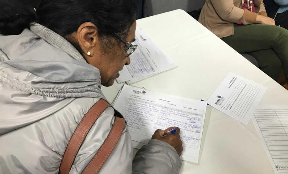 A terceira audiência pública do Plano Plurianual 2020-2023 foi realizada nesta terça-feira (27) em Apucarana e teve participação de representantes da sociedade civil, autoridades, lideranças de diversos segmentos, do setor produtivo, acadêmicos, diretores e professores de instituições de ensino superior da região do Vale do Ivaí. O encontro reuniu aproximadamente 150 pessoas no Salão Nobre da prefeitura. Foto: Divulgação/SEPL