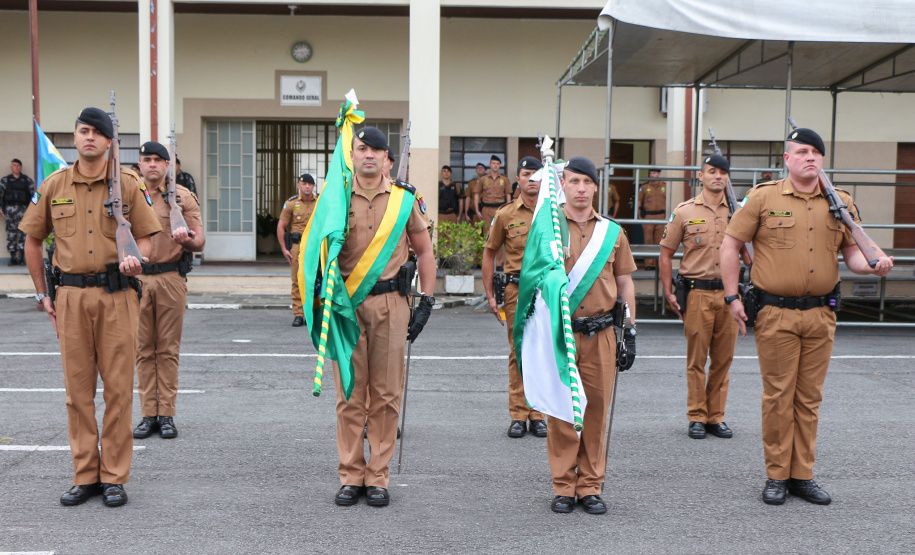 Curitiba, 28 de agosto de 2019.  Policiais Militares promovidos em 10 de agosto são homenageados. Foto: porta bandeiras.