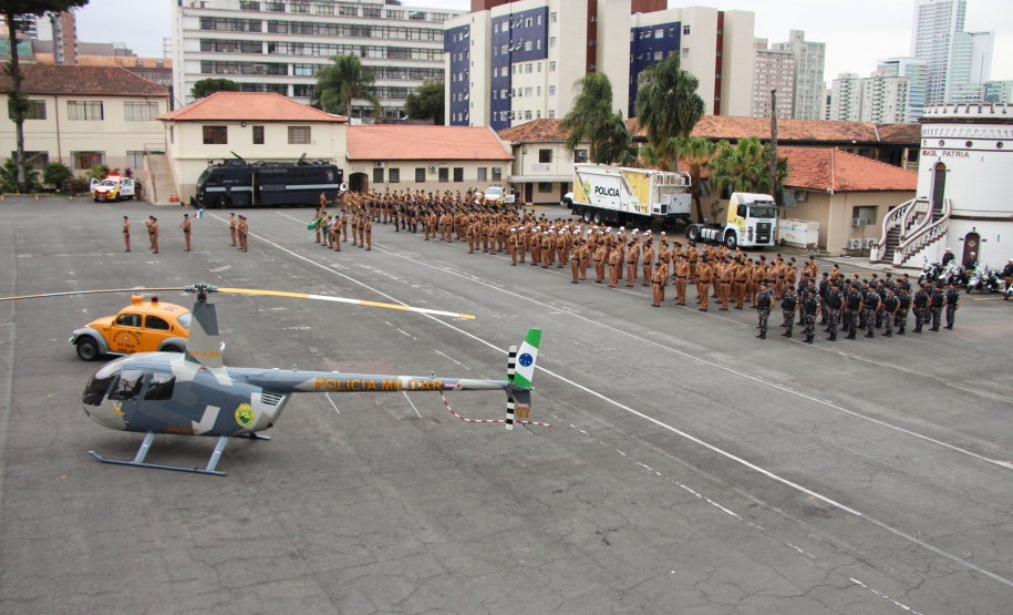 28-08-2019 Policiais Militares promovidos em 10 de agosto são homenageados. Curitiba, 28 de agosto de 2019. Policiais Militares promovidos em 10 de agosto são homenageados.