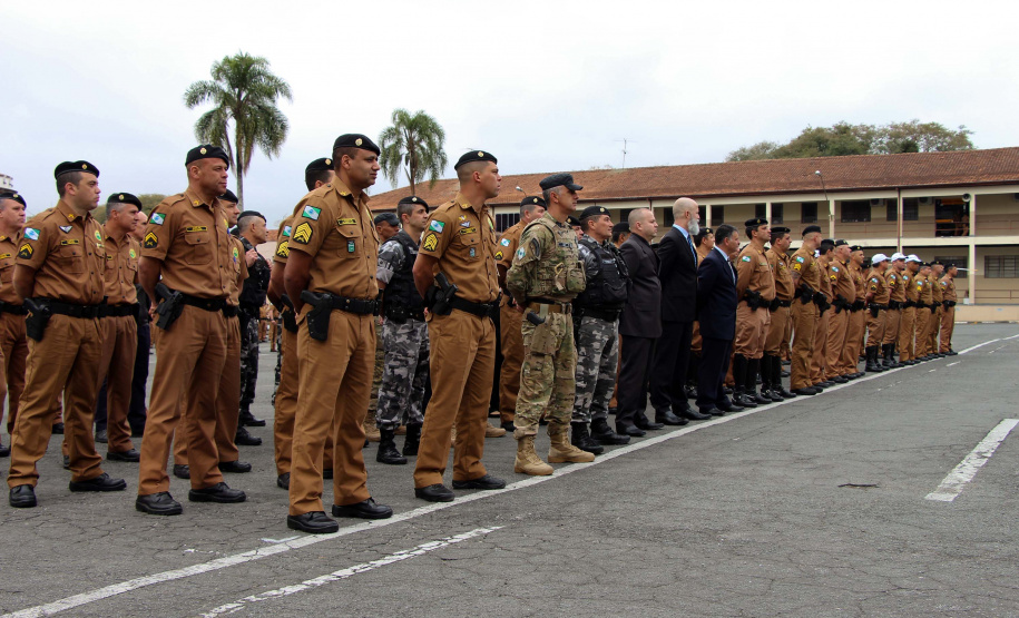28-08-2019 Policiais Militares promovidos em 10 de agosto são homenageados. Curitiba, 28 de agosto de 2019. Policiais Militares promovidos em 10 de agosto são homenageados.