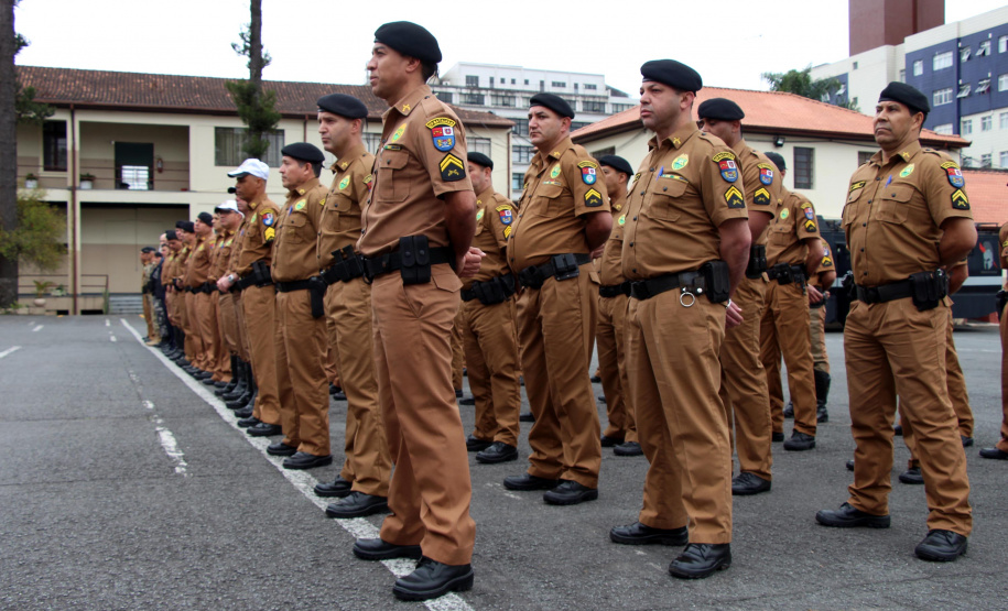 28-08-2019 Policiais Militares promovidos em 10 de agosto são homenageados. Curitiba, 28 de agosto de 2019. Policiais Militares promovidos em 10 de agosto são homenageados.