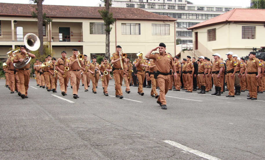 28-08-2019 Policiais Militares promovidos em 10 de agosto são homenageados. Curitiba, 28 de agosto de 2019. Policiais Militares promovidos em 10 de agosto são homenageados.