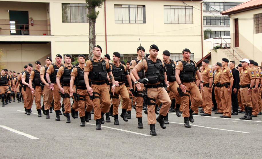 28-08-2019 Policiais Militares promovidos em 10 de agosto são homenageados. Curitiba, 28 de agosto de 2019. Policiais Militares promovidos em 10 de agosto são homenageados.