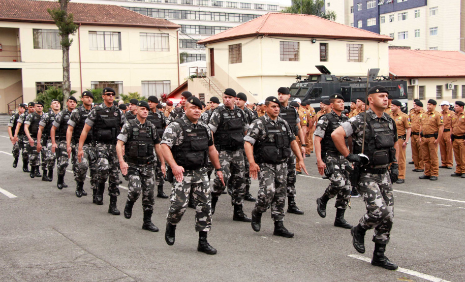 28-08-2019 Policiais Militares promovidos em 10 de agosto são homenageados. Curitiba, 28 de agosto de 2019. Policiais Militares promovidos em 10 de agosto são homenageados.