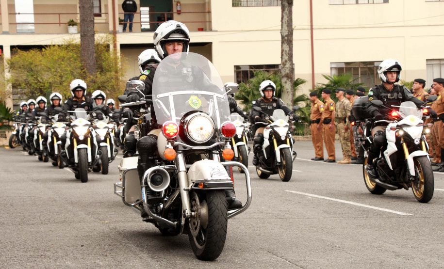 28-08-2019 Policiais Militares promovidos em 10 de agosto são homenageados. Curitiba, 28 de agosto de 2019. Policiais Militares promovidos em 10 de agosto são homenageados.