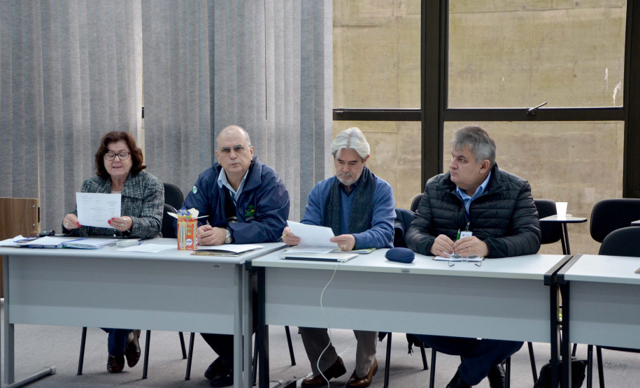 A criação de uma rede de profissionais para ampliar e qualificar o trabalho de assistência técnica e extensão rural, sobretudo para os pequenos agricultores, começou a ser traçada em um seminário promovido nesta semana, na sede do Emater, em Curitiba