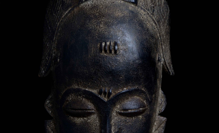 Máscara
Cultura baulê
Costa do Marfim
Madeira pintada
42 x 20 x 13 cm