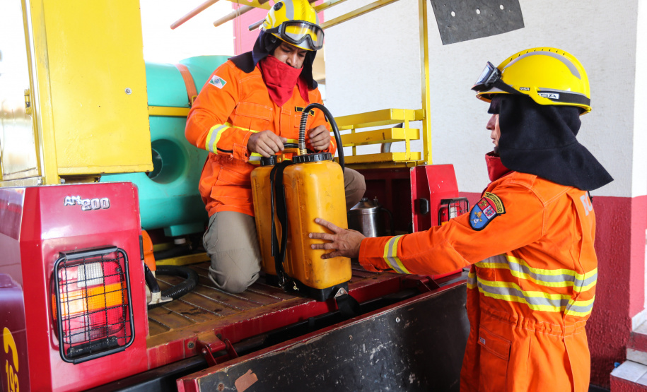 O Paraná vai atuar no combate aos focos de incêndio na Região Amazônica. Uma equipe de 30 bombeiros militares do Estado vai integrar a Operação Verde Brasil por determinação do governador Carlos Massa Ratinho Junior, que atendeu prontamente uma solicitação de apoio feita pelo ministro Sérgio Moro, da Justiça e Segurança Pública.29/08/2019 - Foto: Geraldo Bubniak/AEN