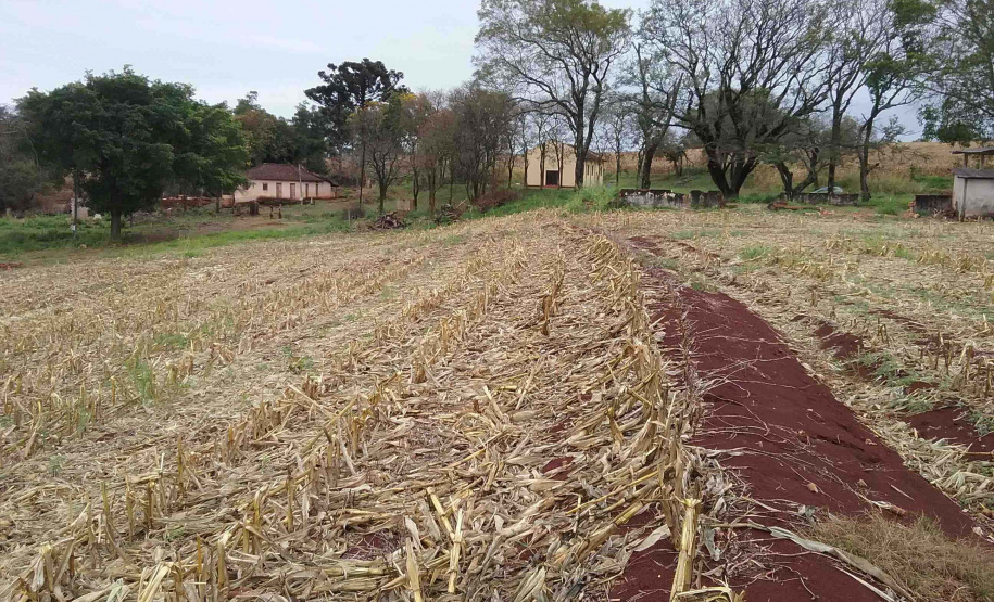 A Secretaria de Estado da Administração e da Previdência lançou o Edital de Concorrência Pública 37/2019 para a venda de 24 imóveis públicos que estão sem uso. Juntas, as propriedades têm valor total de R$15.456.229,50. O formato da licitação é a apresentação da maior oferta a partir do mínimo estipulado. Terreno em Assaí.