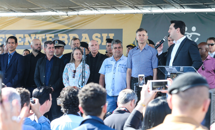 O governador Carlos Massa Ratinho Junior participa nesta sexta-feira (30) do projeto Em Frente Brasil - Programa Nacional de Enfrentamento à Criminalidade Violenta, criado pelo Ministério da Justiça e Segurança Pública no Parque São José em São José dos Pinhais. 30/08/2019 -Foto: Geraldo Bubniak/AEN