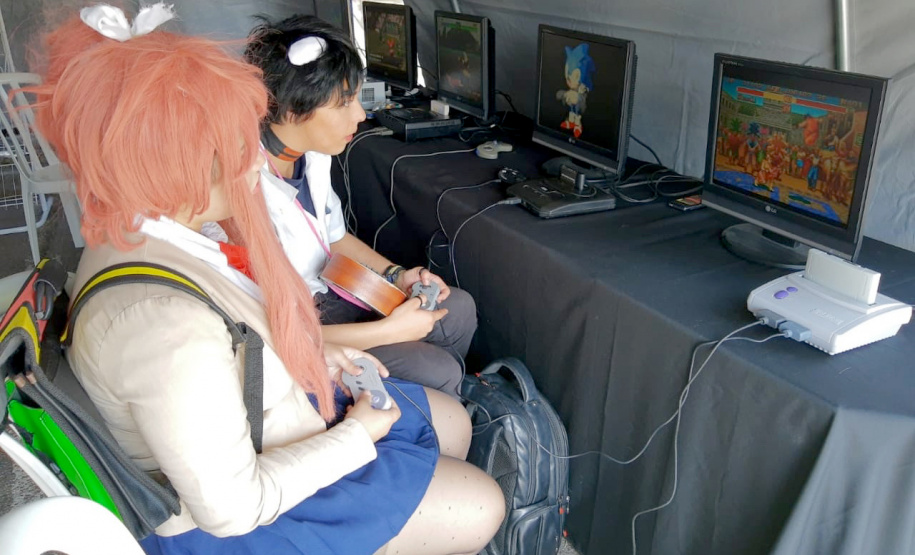 Serviços e atividades de lazer gratuitas foram destaques da primeira edição do Geração Paraná, realizado neste sábado (31), na praça Nossa Senhora de Salete, Centro Cívico, em Curitiba. O programa da Secretaria da Justiça, Família e Trabalho ofertou ações como encaminhamentos para vagas de empregos por intermédio da Agência do Trabalhador, emissão do ID Jovem. Foto: Divulgação SEJUF