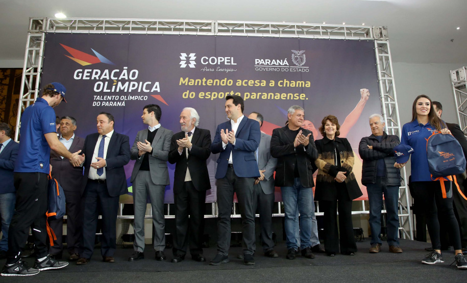 O governador Carlos Massa Ratinho Junior anunciou nesta segunda-feira (02), no Palácio Iguaçu, a nova fase do programa de apoio à formação de atletas olímpicos. Patrocinado pela Copel, o ?Geração Olímpica? é o maior programa de bolsa-atleta do País. Curitiba,02/09/2019 Foto:Jaelson Lucas /AEN