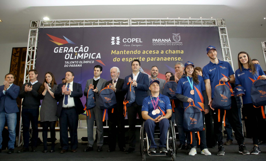 O governador Carlos Massa Ratinho Junior anunciou nesta segunda-feira (02), no Palácio Iguaçu, a nova fase do programa de apoio à formação de atletas olímpicos. Patrocinado pela Copel, o ?Geração Olímpica? é o maior programa de bolsa-atleta do País. Curitiba,02/09/2019 Foto:Jaelson Lucas /AEN