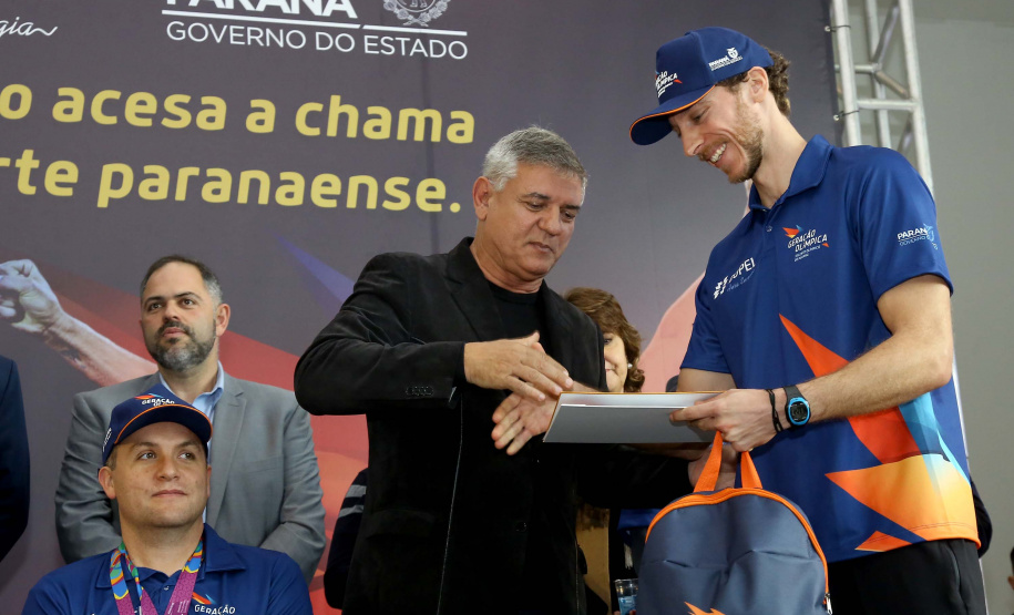O governador Carlos Massa Ratinho Junior anunciou nesta segunda-feira (02), no Palácio Iguaçu, a nova fase do programa de apoio à formação de atletas olímpicos. Patrocinado pela Copel, o ?Geração Olímpica? é o maior programa de bolsa-atleta do País. Curitiba,02/09/2019 Foto:Jaelson Lucas /AEN