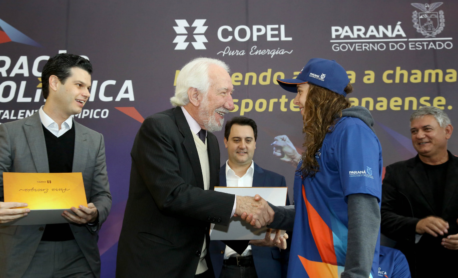 O governador Carlos Massa Ratinho Junior anunciou nesta segunda-feira (02), no Palácio Iguaçu, a nova fase do programa de apoio à formação de atletas olímpicos. Patrocinado pela Copel, o ?Geração Olímpica? é o maior programa de bolsa-atleta do País. Curitiba,02/09/2019 Foto:Jaelson Lucas /AEN