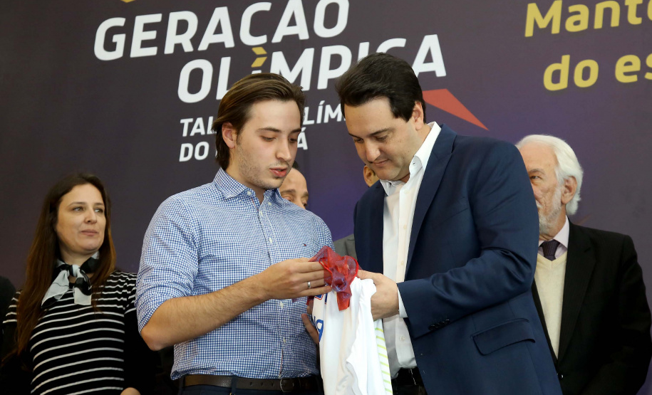 O governador Carlos Massa Ratinho Junior anunciou nesta segunda-feira (02), no Palácio Iguaçu, a nova fase do programa de apoio à formação de atletas olímpicos. Patrocinado pela Copel, o ?Geração Olímpica? é o maior programa de bolsa-atleta do País. Curitiba,02/09/2019 Foto:Jaelson Lucas /AEN