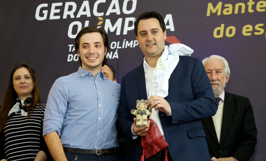 O governador Carlos Massa Ratinho Junior anunciou nesta segunda-feira (02), no Palácio Iguaçu, a nova fase do programa de apoio à formação de atletas olímpicos. Patrocinado pela Copel, o ?Geração Olímpica? é o maior programa de bolsa-atleta do País. Curitiba,02/09/2019 Foto:Jaelson Lucas /AEN