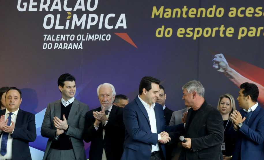 O governador Carlos Massa Ratinho Junior anunciou nesta segunda-feira (02), no Palácio Iguaçu, a nova fase do programa de apoio à formação de atletas olímpicos. Patrocinado pela Copel, o ?Geração Olímpica? é o maior programa de bolsa-atleta do País. Curitiba,02/09/2019 Foto:Jaelson Lucas /AEN