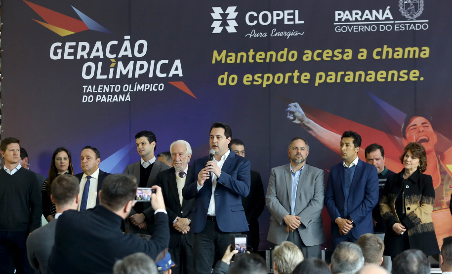 O governador Carlos Massa Ratinho Junior anunciou nesta segunda-feira (02), no Palácio Iguaçu, a nova fase do programa de apoio à formação de atletas olímpicos. Patrocinado pela Copel, o ?Geração Olímpica? é o maior programa de bolsa-atleta do País. Curitiba,02/09/2019 Foto:Jaelson Lucas /AEN