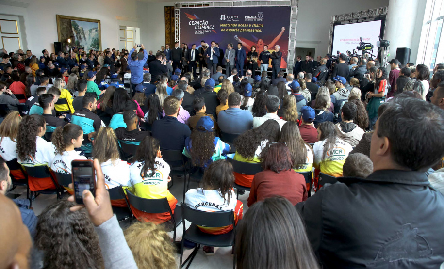 O governador Carlos Massa Ratinho Junior anunciou nesta segunda-feira (02), no Palácio Iguaçu, a nova fase do programa de apoio à formação de atletas olímpicos. Patrocinado pela Copel, o ?Geração Olímpica? é o maior programa de bolsa-atleta do País. Curitiba,02/09/2019 Foto:Jaelson Lucas / AEN