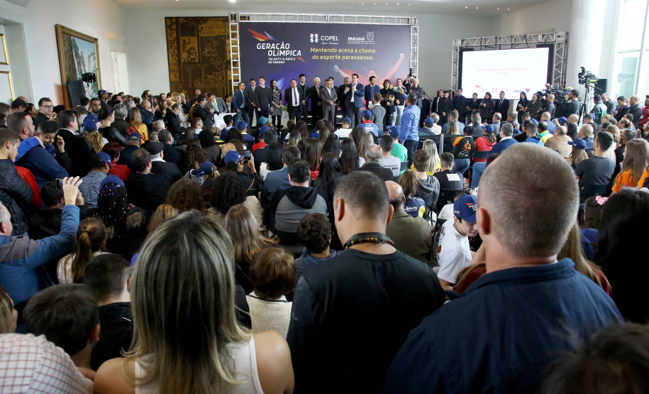 O governador Carlos Massa Ratinho Junior anunciou nesta segunda-feira (02), no Palácio Iguaçu, a nova fase do programa de apoio à formação de atletas olímpicos. Patrocinado pela Copel, o ?Geração Olímpica? é o maior programa de bolsa-atleta do País. Curitiba,02/09/2019 Foto:Jaelson Lucas /AEN