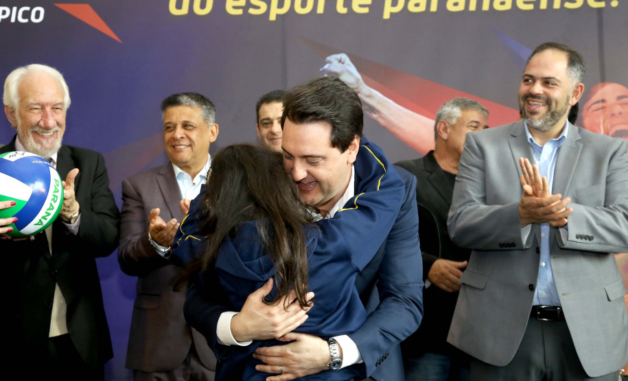 O governador Carlos Massa Ratinho Junior anunciou nesta segunda-feira (02), no Palácio Iguaçu, a nova fase do programa de apoio à formação de atletas olímpicos. Patrocinado pela Copel, o ?Geração Olímpica? é o maior programa de bolsa-atleta do País. Curitiba,02/09/2019 Foto:Jaelson Lucas /AEN