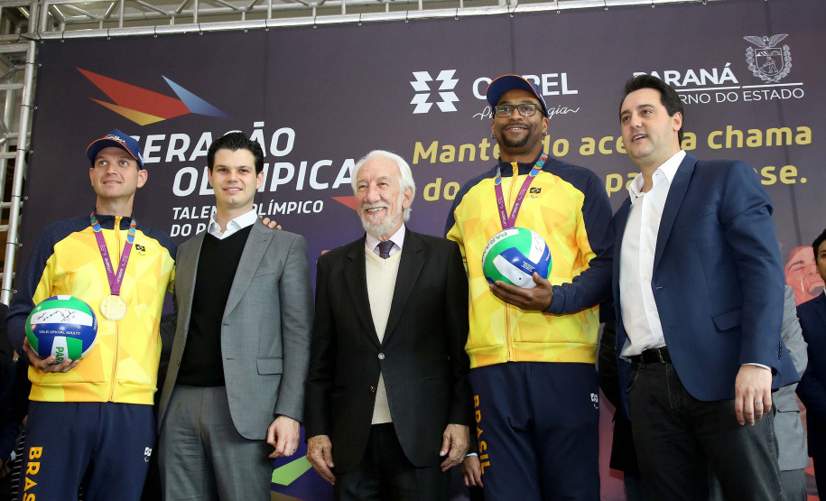 O governador Carlos Massa Ratinho Junior anunciou nesta segunda-feira (02), no Palácio Iguaçu, a nova fase do programa de apoio à formação de atletas olímpicos. Patrocinado pela Copel, o ?Geração Olímpica? é o maior programa de bolsa-atleta do País. Curitiba,02/09/2019 Foto:Jaelson Lucas / AEN