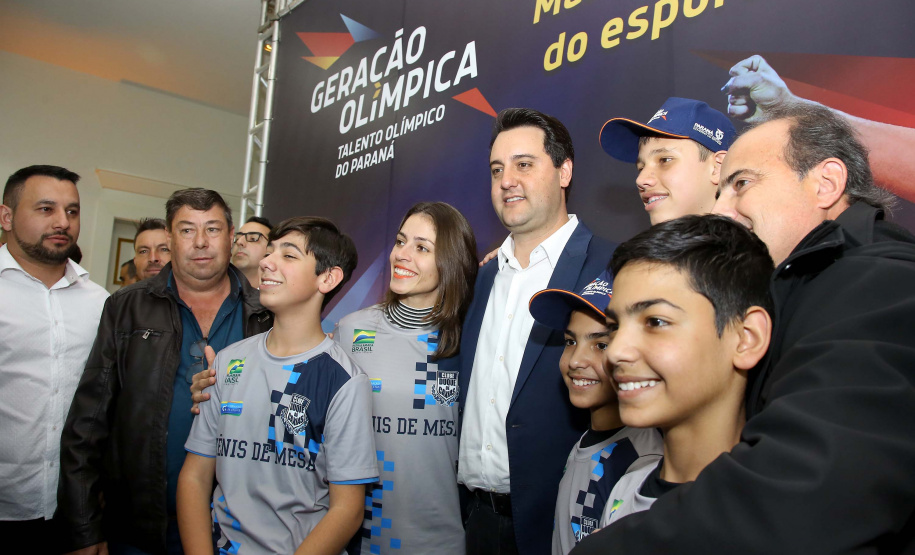 O governador Carlos Massa Ratinho Junior anunciou nesta segunda-feira (02), no Palácio Iguaçu, a nova fase do programa de apoio à formação de atletas olímpicos. Patrocinado pela Copel, o ?Geração Olímpica? é o maior programa de bolsa-atleta do País. Curitiba,02/09/2019 Foto:Jaelson Lucas / ANE