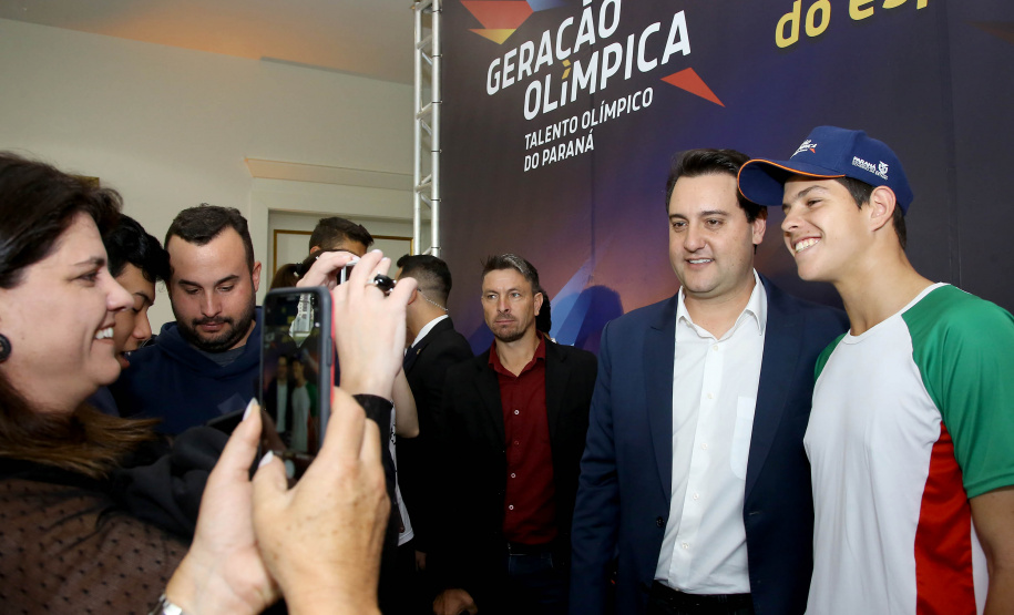 O governador Carlos Massa Ratinho Junior anunciou nesta segunda-feira (02), no Palácio Iguaçu, a nova fase do programa de apoio à formação de atletas olímpicos. Patrocinado pela Copel, o ?Geração Olímpica? é o maior programa de bolsa-atleta do País. Curitiba,02/09/2019 Foto:Jaelson Lucas / ANE