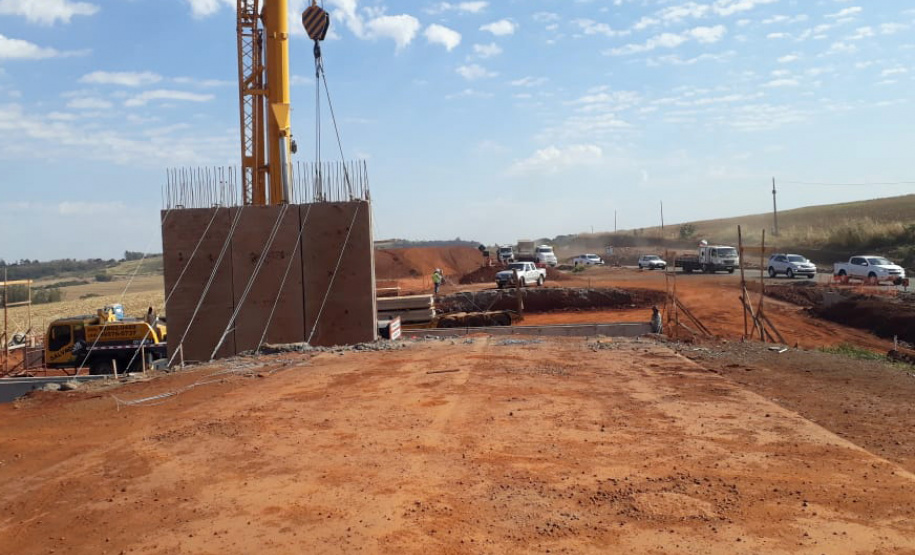 O Governo do Estado está investindo R$ 74,4 milhões em obras de rodovias da região Noroeste. Estão em andamento a duplicação da PR-323, de Paiçandu até Doutor Camargo, e a construção de uma ciclovia no município de Terra Boa, na PR-082. As obras são executadas pelo Departamento de Estradas de Rodagem do Paraná (DER-PR). Foto: Divulgação/DER