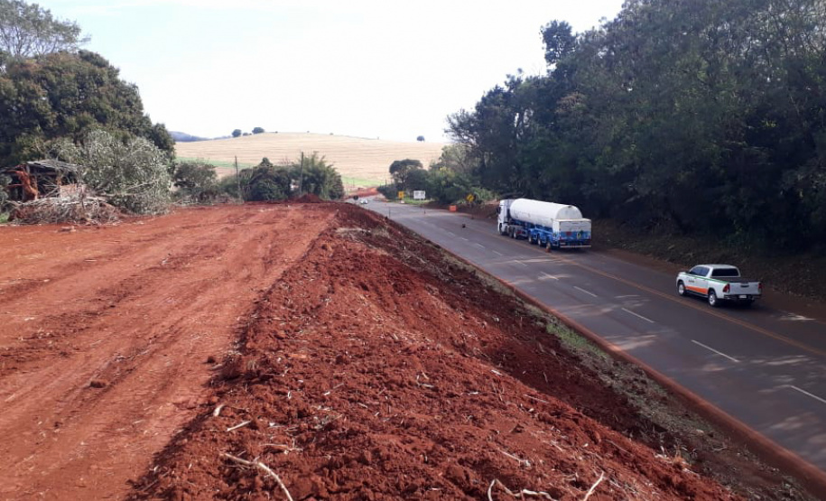 O Governo do Estado está investindo R$ 74,4 milhões em obras de rodovias da região Noroeste. Estão em andamento a duplicação da PR-323, de Paiçandu até Doutor Camargo, e a construção de uma ciclovia no município de Terra Boa, na PR-082. As obras são executadas pelo Departamento de Estradas de Rodagem do Paraná (DER-PR). Foto: Divulgação/DER