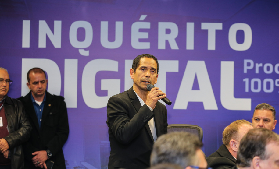 O  vice governador Darci Piana participa nesta segunda-feira (02) da apresentação da consolidação do Inquérito Digital Paraná. Com este sistema, que já foi implantado, todas as etapas dos inquéritos policiais passam a ser digitais, garantindo mais agilidade e economia.  Na foto o  secretário de Estado da Segurança Pública, coronel Romulo Marinho Soares .02/09/2019 -Foto: Geraldo Bubniak/AEN