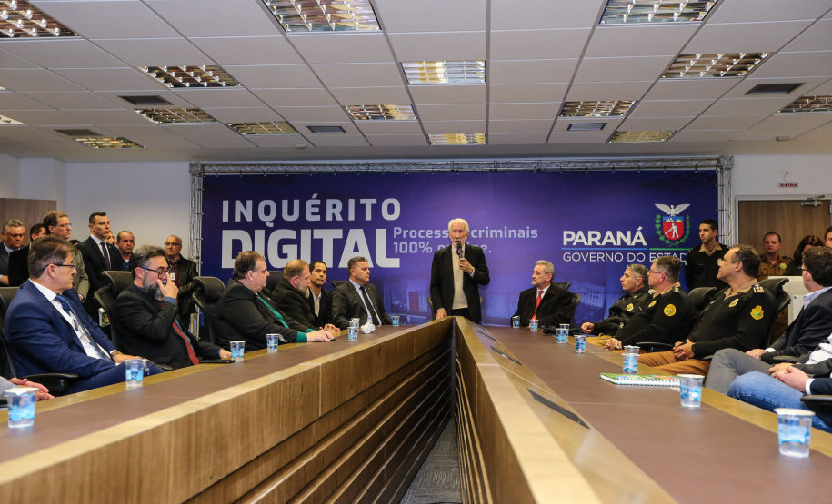 O  vice governador Darci Piana participa nesta segunda-feira (02) da apresentação da consolidação do Inquérito Digital Paraná. Com este sistema, que já foi implantado, todas as etapas dos inquéritos policiais passam a ser digitais, garantindo mais agilidade e economia.   02/09/2019 -Foto: Geraldo Bubniak/AEN