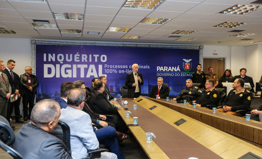 O  vice governador Darci Piana participa nesta segunda-feira (02) da apresentação da consolidação do Inquérito Digital Paraná. Com este sistema, que já foi implantado, todas as etapas dos inquéritos policiais passam a ser digitais, garantindo mais agilidade e economia.   02/09/2019 -Foto: Geraldo Bubniak/AEN