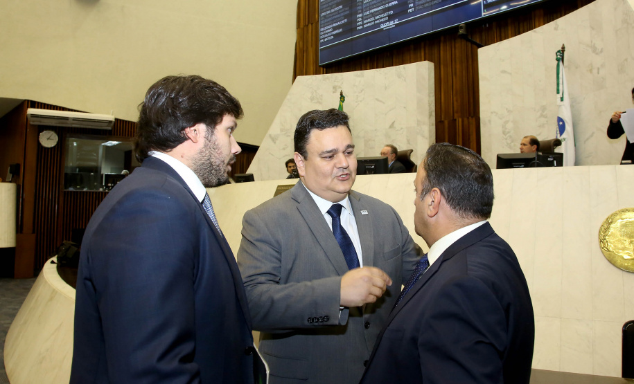 O Governo do Paraná quer melhorar as estruturas do Estado e de municípios para inibir práticas ilegais no serviço público. Nesta desta segunda-feira (02) foi entregue na Assembleia Legislativa o projeto de lei para a criação do Fundo de Combate à Corrupção. A proposta prevê a rastreabilidade dos recursos desde a entrada até sua destinação.Curitiba,02/09/2019 Foto:Jaelson Lucas / AEN