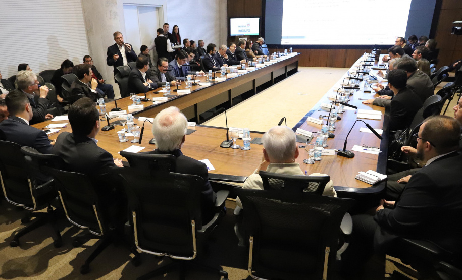 O governador Carlos Massa Ratinho Junior reunido com seu secretariado.Curitiba, 03-09-19.Foto: Arnaldo Alves / ANPr.