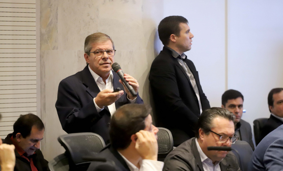 O governador Carlos Massa Ratinho Junior reunido com seu secretariado. N/F: presidente da Cohapar Jorge Calado, apresenta o projeto Viver Mais Parana.Curitiba, 03-09-19.Foto: Arnaldo Alves / ANPr.