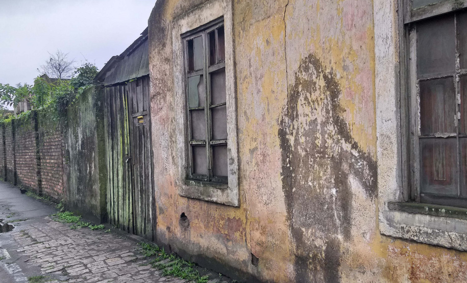 O Porto Barão do Teffé, em Antonina, no Litoral do Paraná, é cenário de uma das cenas do longa-metragem brasileiro Paixões Recorrentes no Atlântico Sul, da diretora Ana Carolina Teixeira Soares. O filme todo está sendo gravado no Litoral, nesta semana. Foto:Divulgação/Portos do Paraná