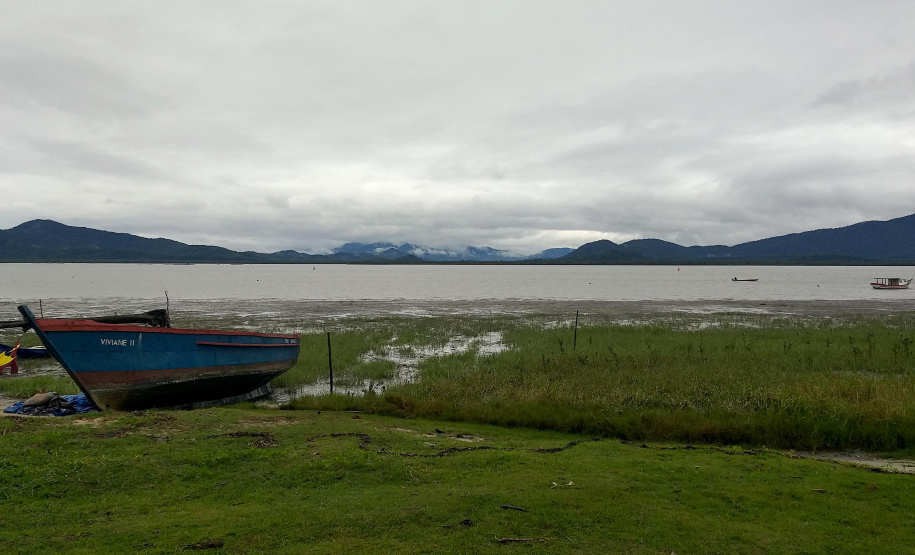 O Porto Barão do Teffé, em Antonina, no Litoral do Paraná, é cenário de uma das cenas do longa-metragem brasileiro Paixões Recorrentes no Atlântico Sul, da diretora Ana Carolina Teixeira Soares. O filme todo está sendo gravado no Litoral, nesta semana. Foto:Divulgação/Portos do Paraná