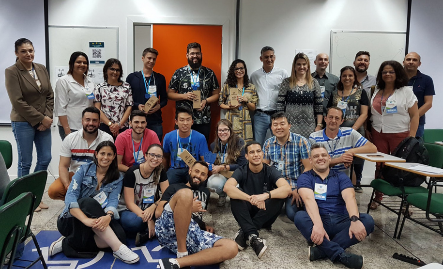 Assoreamento. Este foi o impacto/desafio que a equipe vencedora do 1o. Hackathon Ambiental de Londrina propôs solucionar. A maratona de desenvolvimento tecnológico, realizada pela Companhia de Saneamento do Paraná (Sanepar), Faculdade Pitágoras e Universidade Tecnológica Federal do Paraná (UTFPR), envolveu 100 alunos das diferentes habilitações em Engenharia das duas instituições de ensino no último fim de semana. Foto: Divulgação/Sanepar