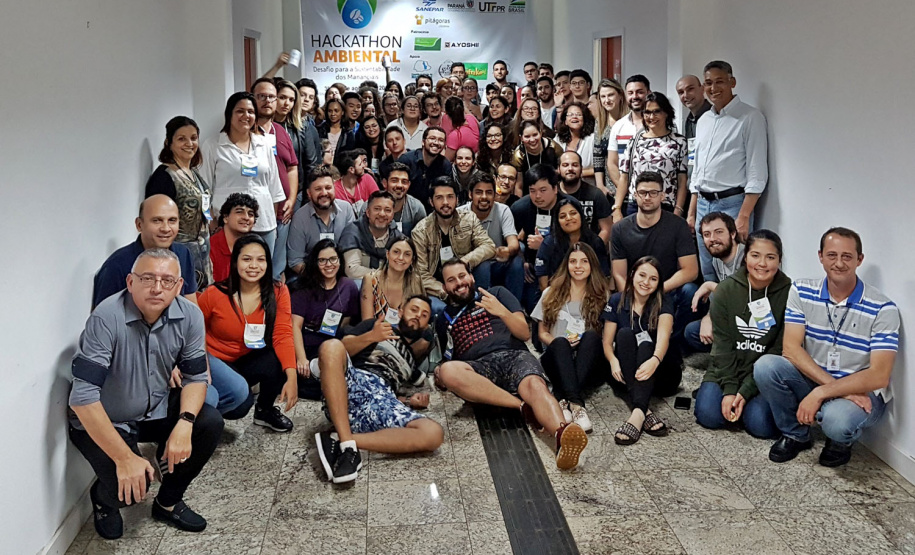 Assoreamento. Este foi o impacto/desafio que a equipe vencedora do 1o. Hackathon Ambiental de Londrina propôs solucionar. A maratona de desenvolvimento tecnológico, realizada pela Companhia de Saneamento do Paraná (Sanepar), Faculdade Pitágoras e Universidade Tecnológica Federal do Paraná (UTFPR), envolveu 100 alunos das diferentes habilitações em Engenharia das duas instituições de ensino no último fim de semana. Foto: Divulgação/Sanepar