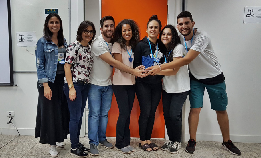 Assoreamento. Este foi o impacto/desafio que a equipe vencedora do 1o. Hackathon Ambiental de Londrina propôs solucionar. A maratona de desenvolvimento tecnológico, realizada pela Companhia de Saneamento do Paraná (Sanepar), Faculdade Pitágoras e Universidade Tecnológica Federal do Paraná (UTFPR), envolveu 100 alunos das diferentes habilitações em Engenharia das duas instituições de ensino no último fim de semana. Foto: Divulgação/Sanepar
