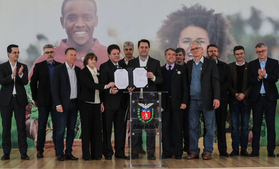 O governador Carlos Massa Ratinho Junior lança nesta terça-feira (03) o Programa de Apoio ao Cooperativismo da Agricultura Familiar no Palácio Iguaçu.   03/09/2019 - Foto: Geraldo Bubniak/AEN